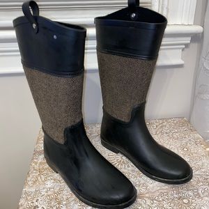 Herringbone rain boots